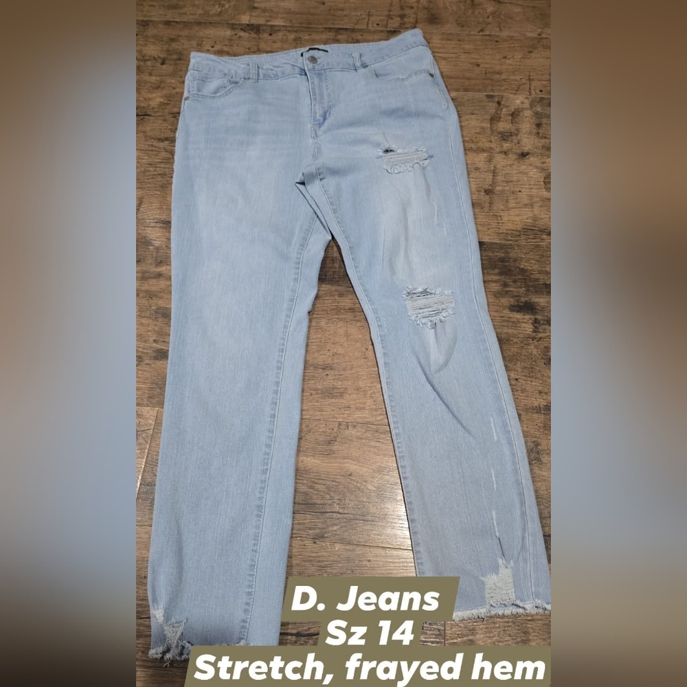D. Jeans womens jeans sz 14